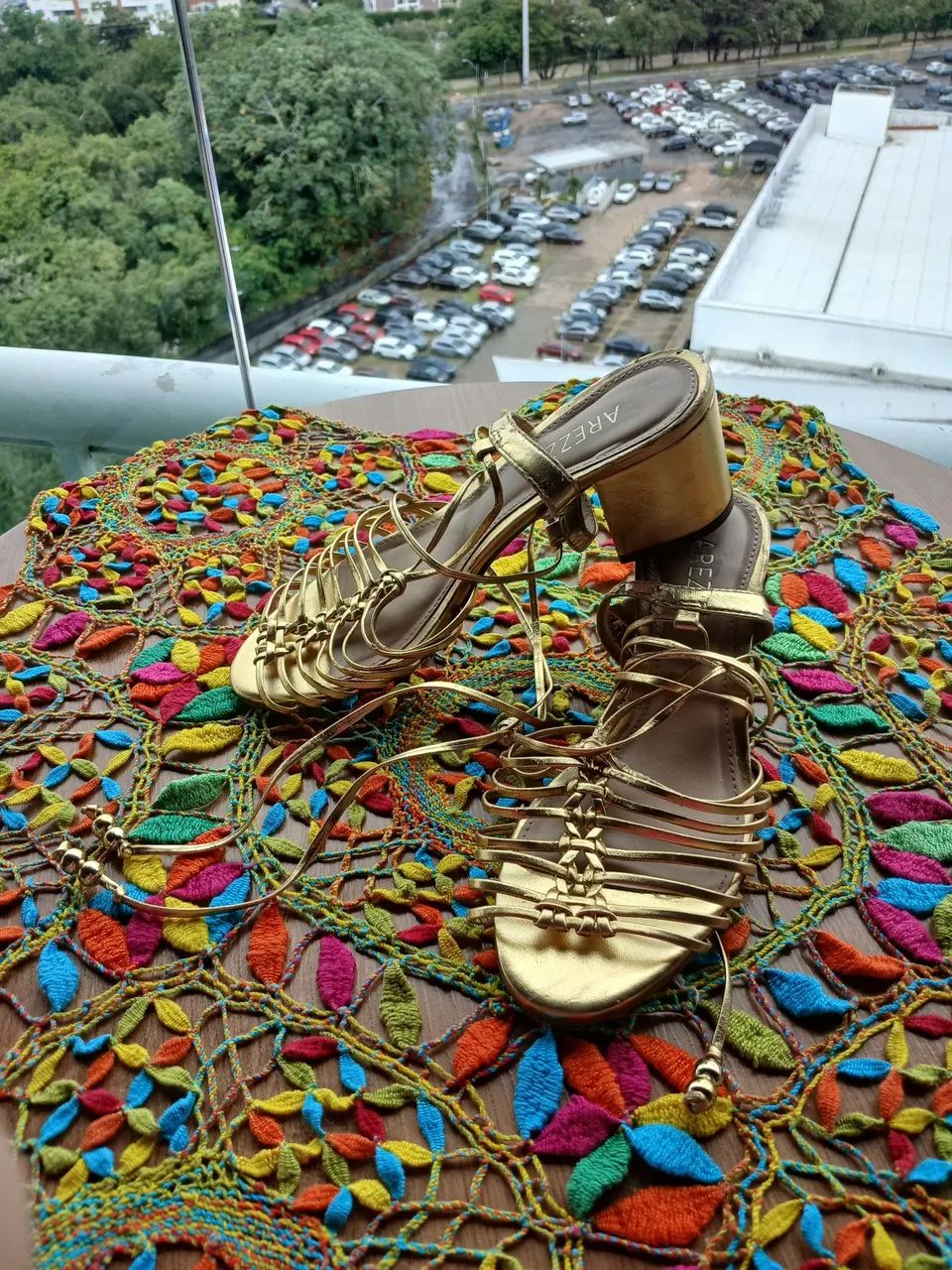 Sapato dourado Arezzo TAM 33 - Foto 3