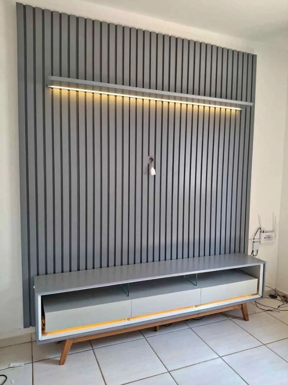 Painel Nobre Ripado 100% MDF + Rack Bancada para TV até 85" (Novo) Entrega Grátis!  - Foto 4