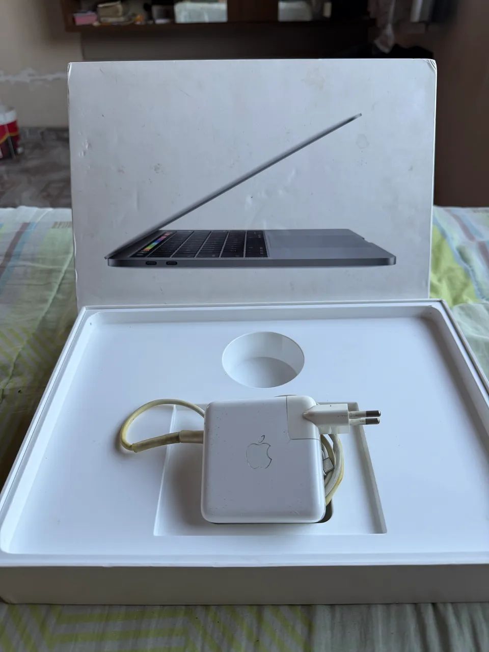 MacBook Pro 2019 13-inch TOUCH BAR com Magic Mouse novo - Foto 4