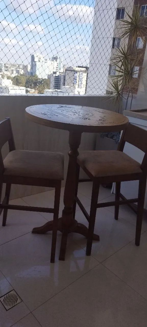 Mesa de varanda com 2 cadeiras madeira  - Foto 4