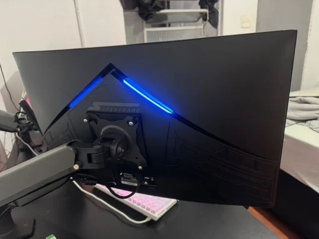 Monitor 165Hz 27" curvo  - Foto 4