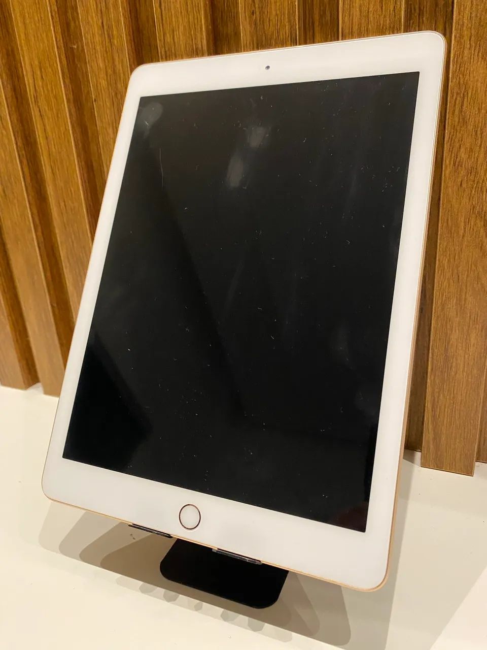 iPad Bem Conservado - Perfeito pra estudar, trabalhar ou Netflix - Mais que um tablet - Foto 5