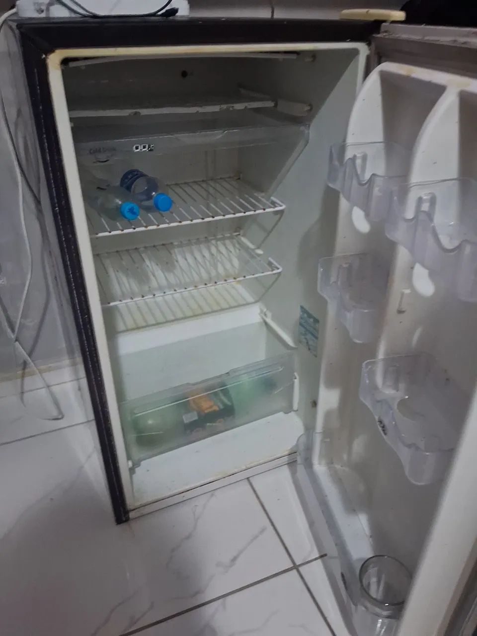Vendo frigobar excelente estado 500 reais  - Foto 4