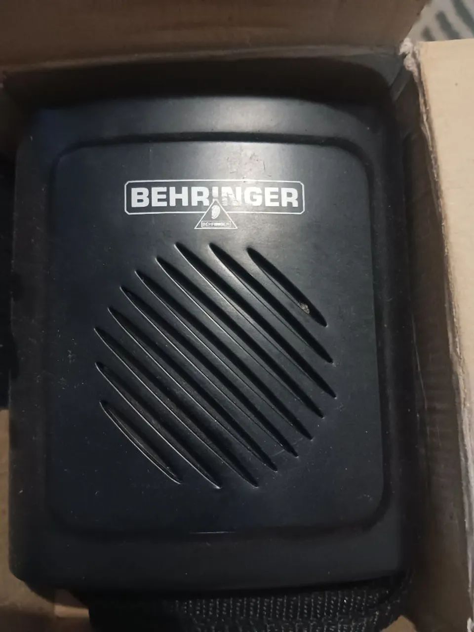 Amp GMA100 Behringer