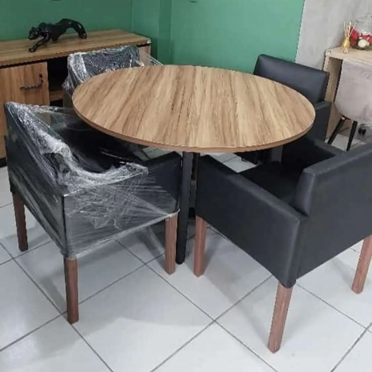 Poltronas em corino cipatex preto original  - Foto 3