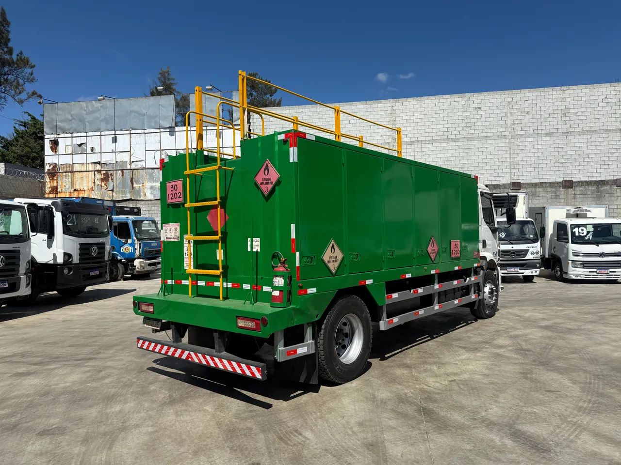 Volvo Vm 220 com comboio  - Foto 4