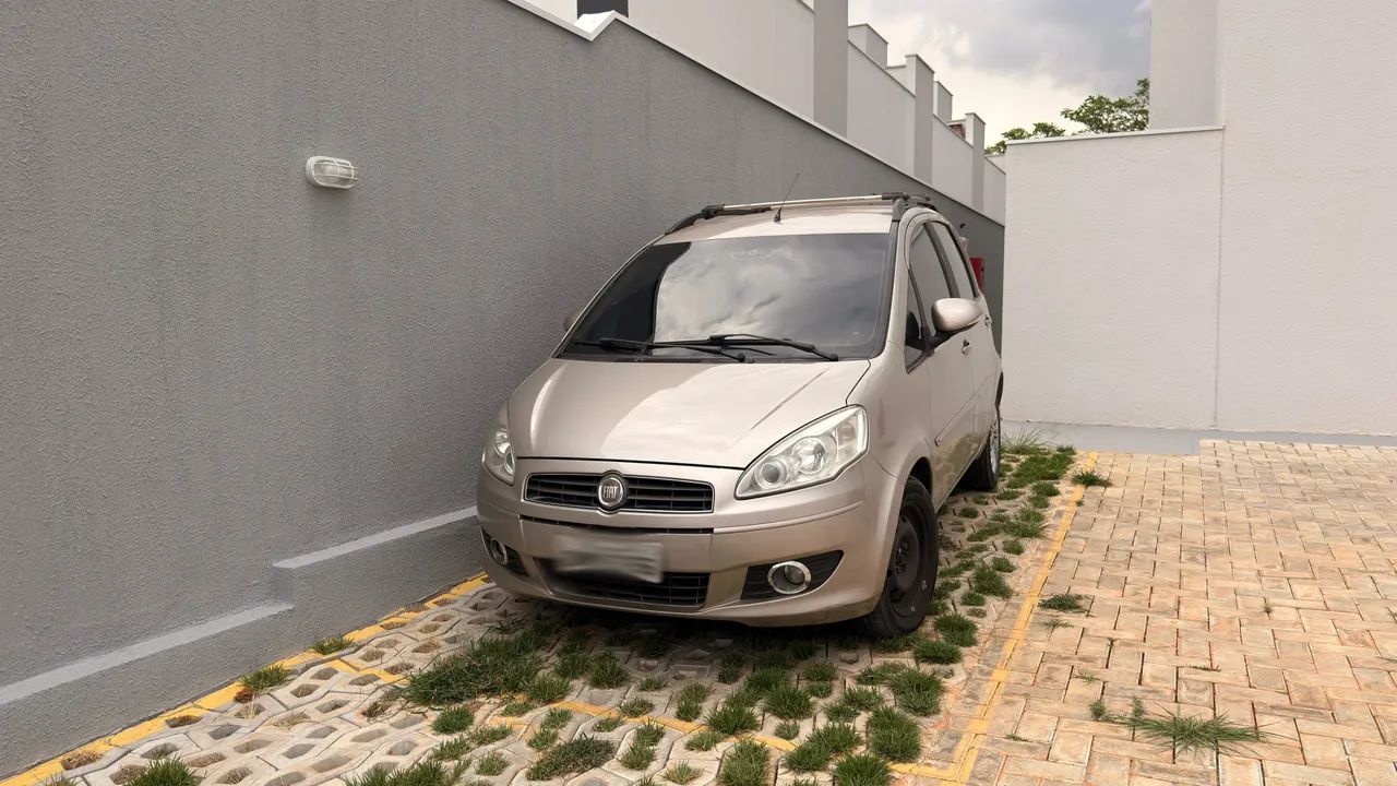 Fiat Idea Attractive 1.4 Fire Flex 8V 5P 2013 - Foto 3