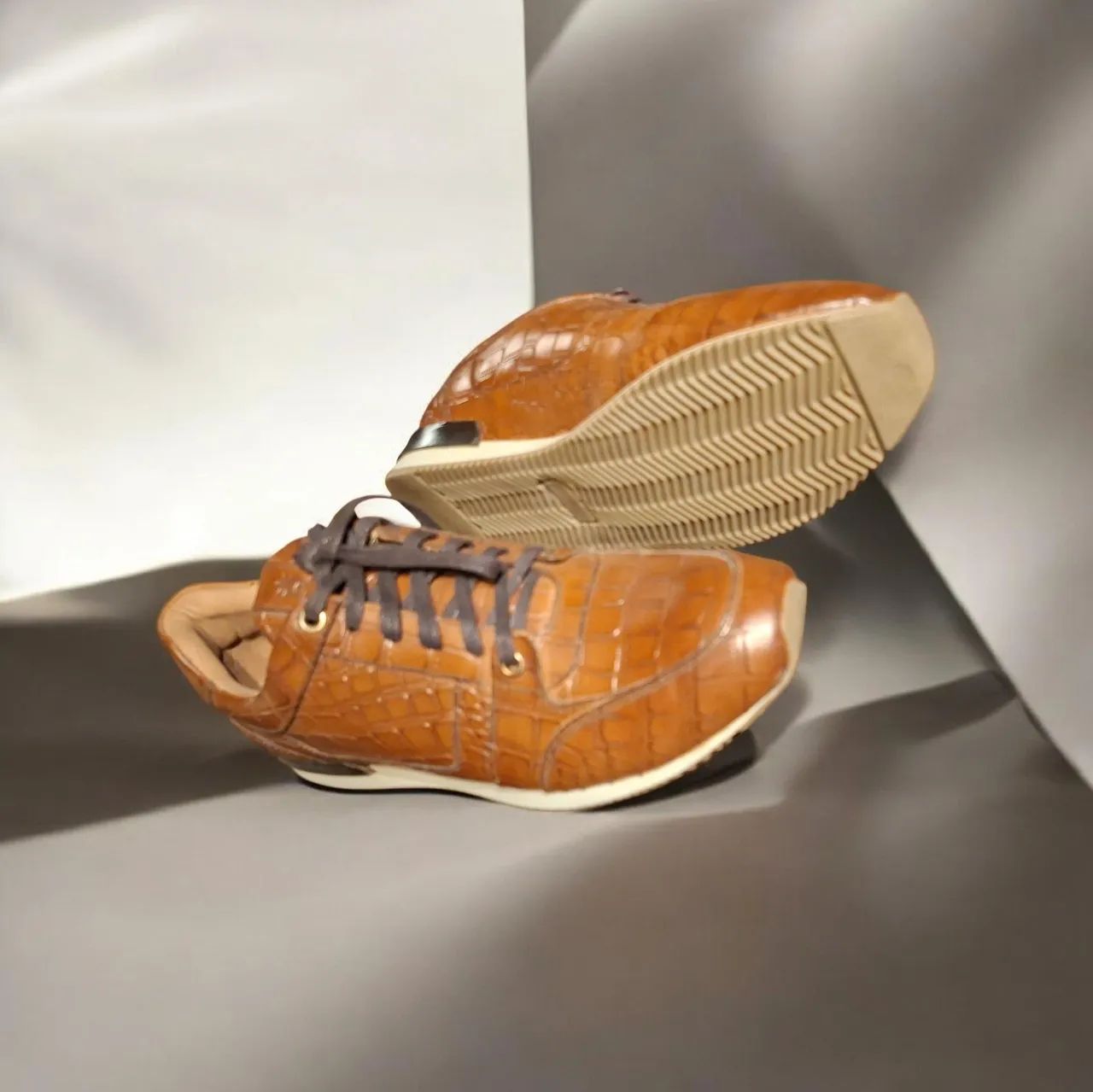 Bazar  Sapatos de Amostra Numeração 39 - Foto 2