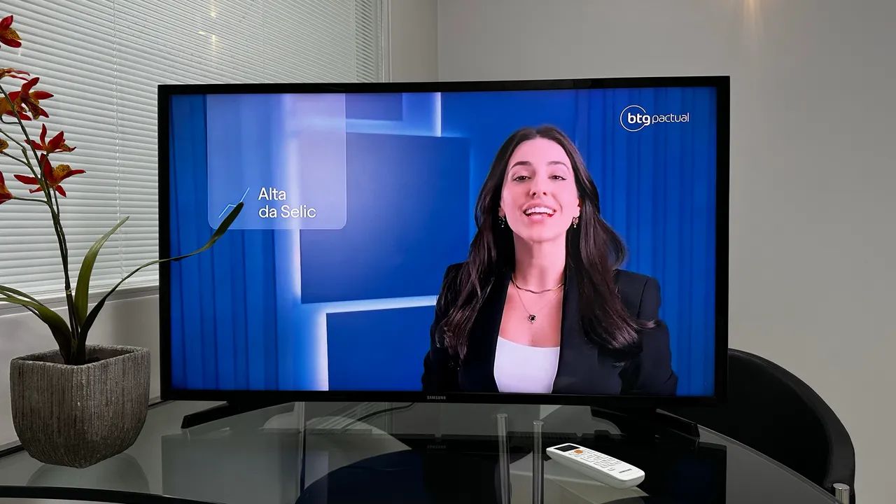 Smart TV LED Samsung 32 Polegadas - Netflix  - Foto 3