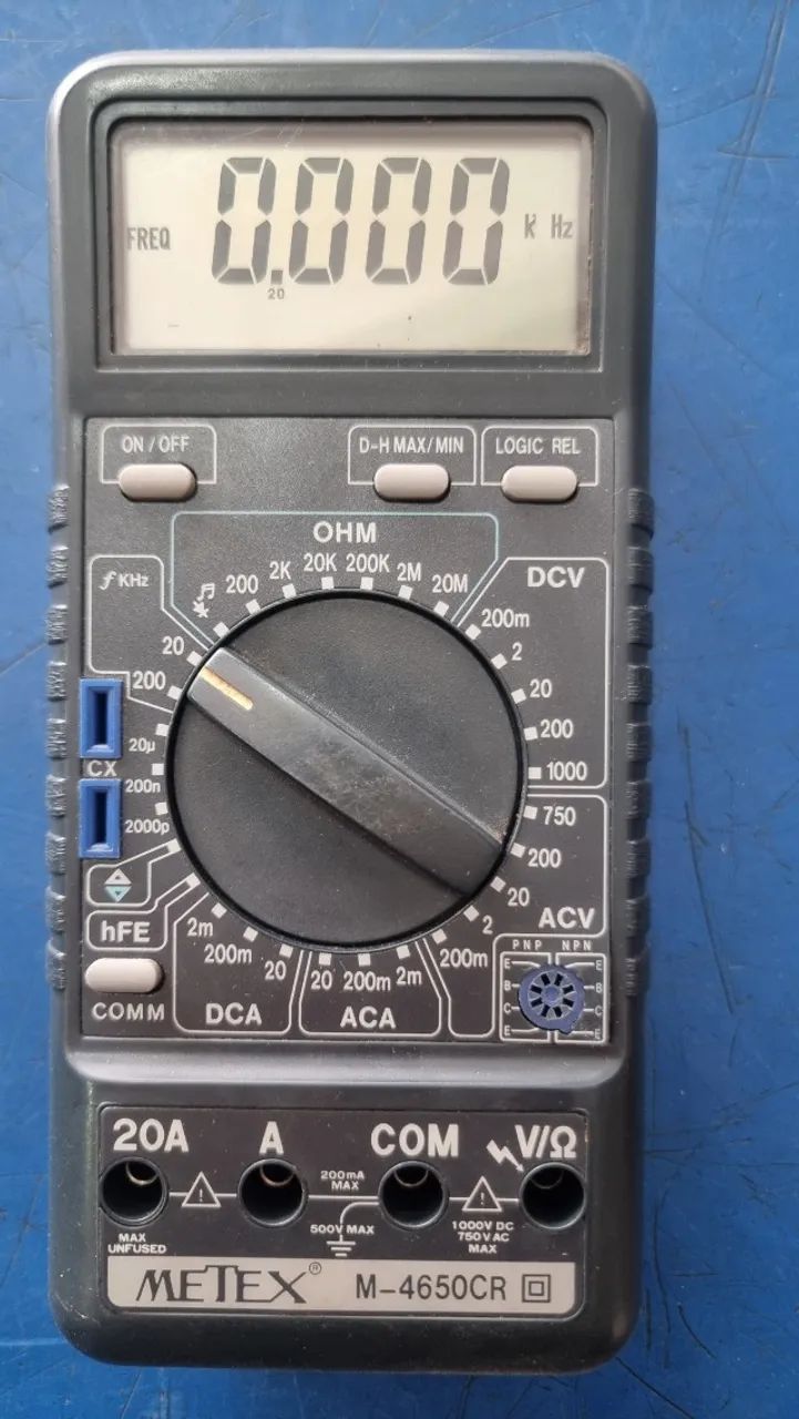 Multímetro digital marca metex modelo M4650CR