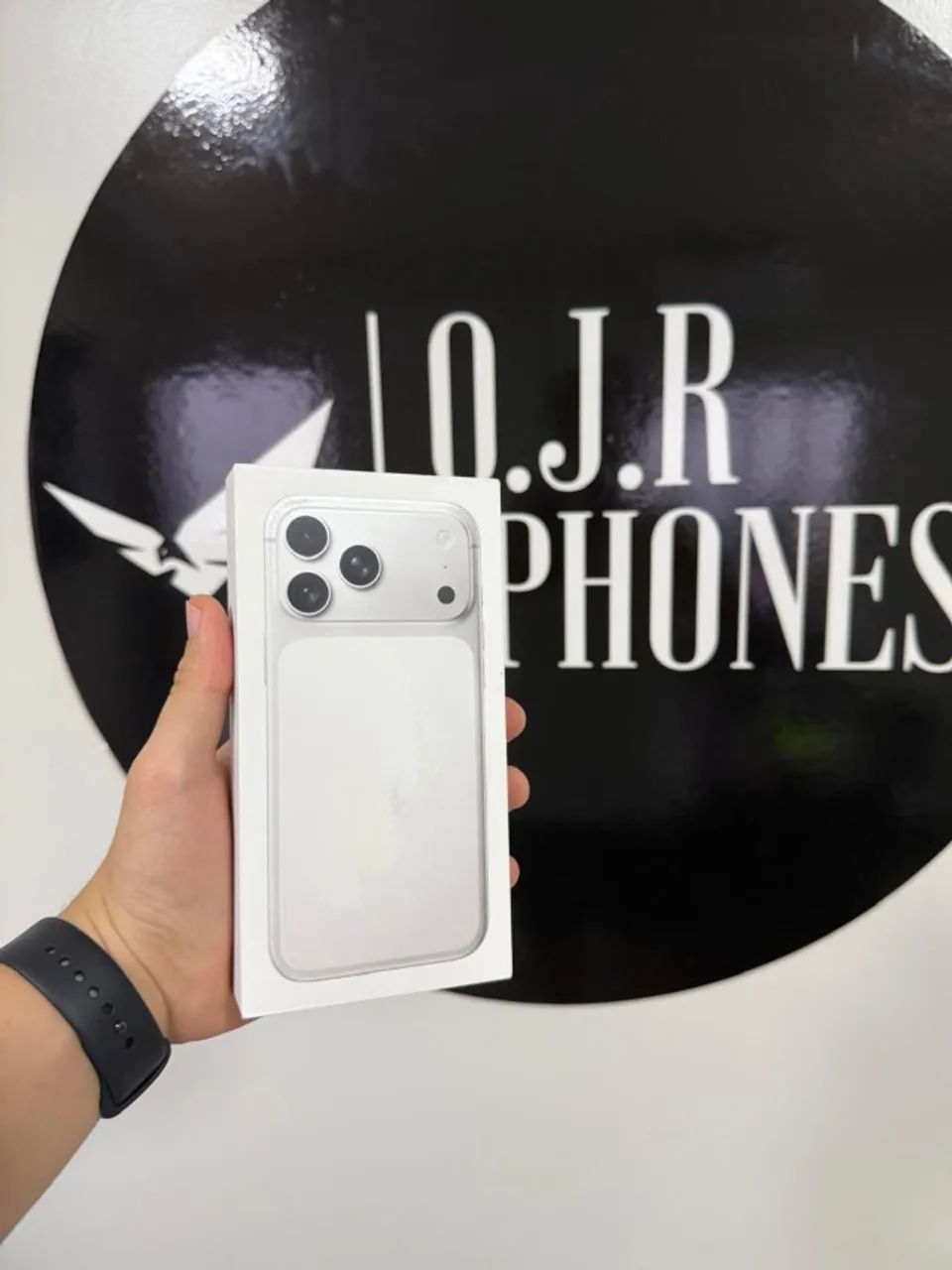 iPhone 17 Pro - Silver / Lacrado