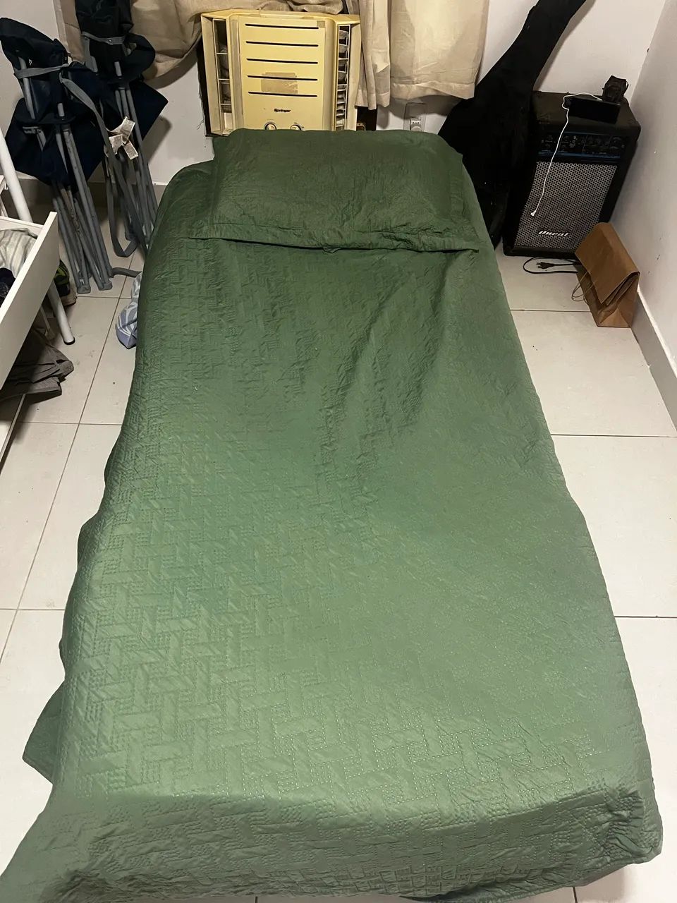 Single bed with mattress