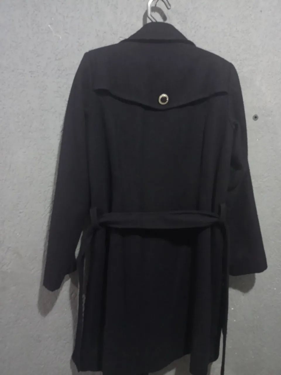 Sobretudo preto veste M e P  - Foto 4