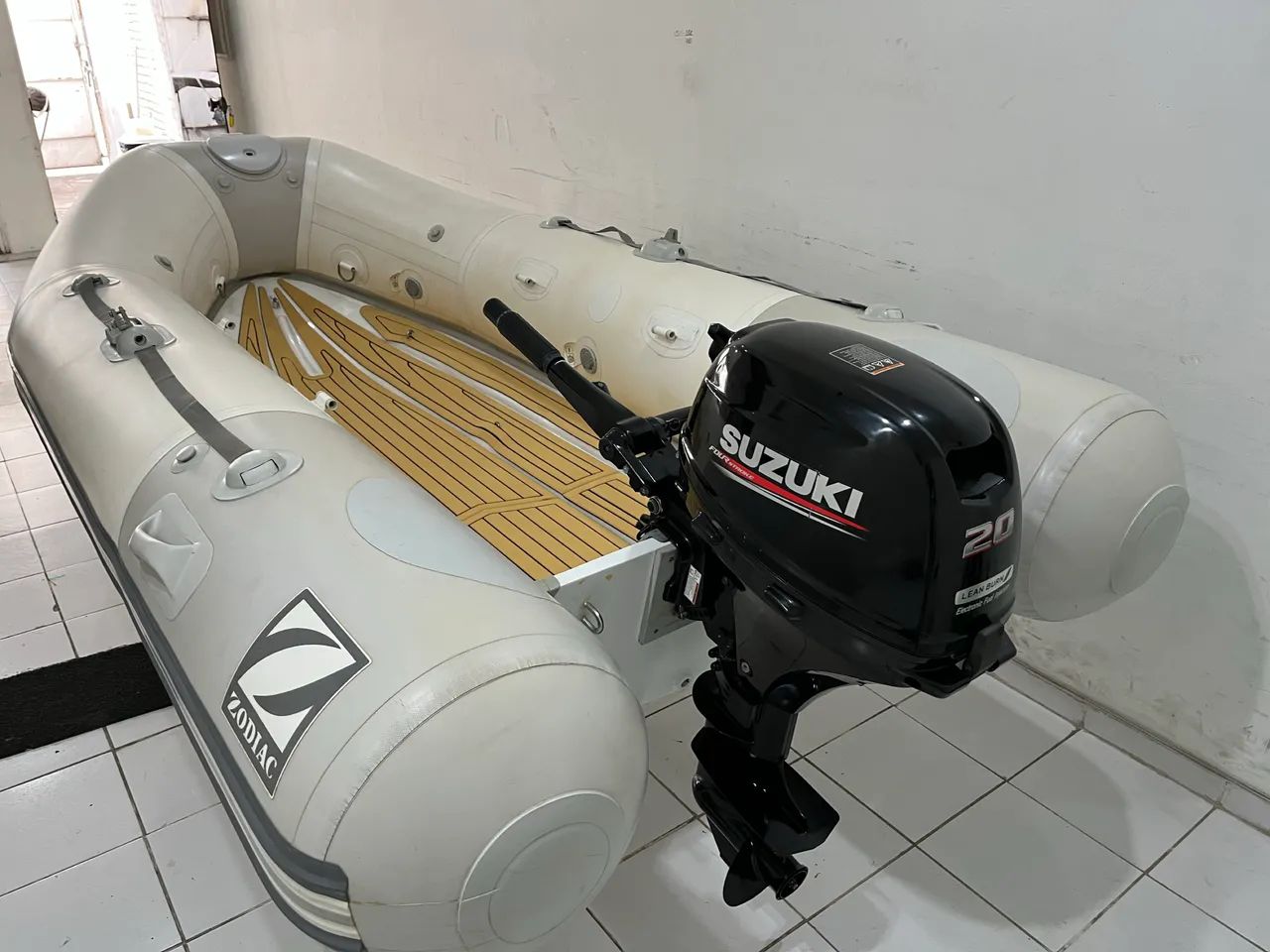 Bote inflável Zodiac SR 325 novo - Foto 2