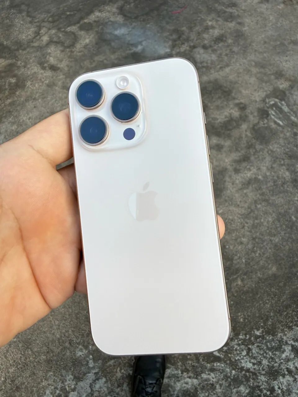 iPhone 16 pro 