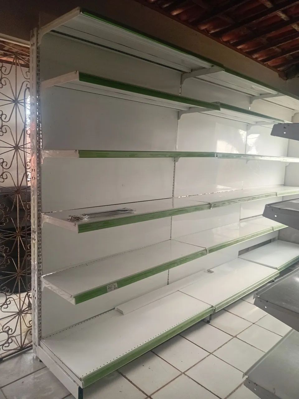 4 metros de gondolas reforcadas e altas 2500 - Foto 4