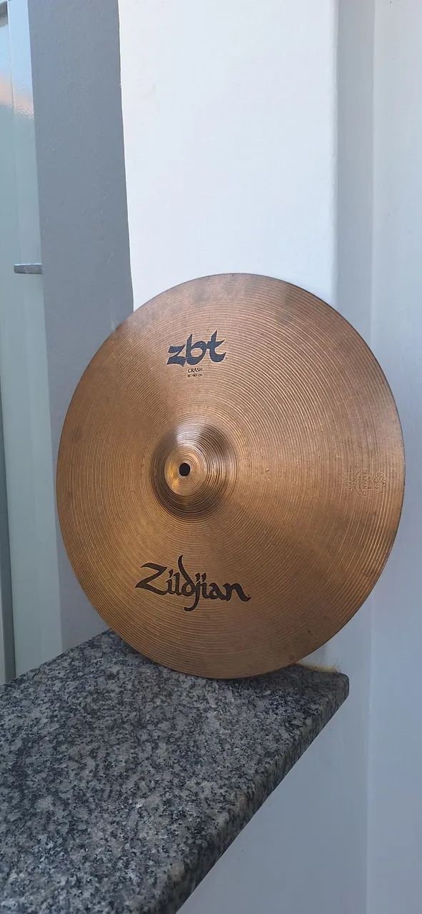 Prato Crash Zildjian ZBT B8 16 polegadas 