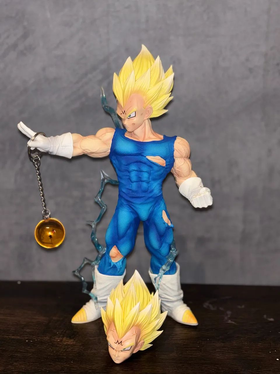 Action Figure Premium Majin Vegeta - 02 rostos