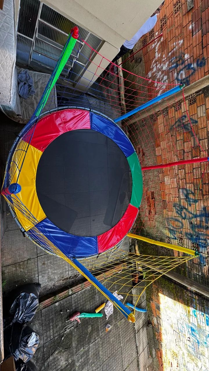 Cama elástica pula-pula grande 2.44m Muito zerada - Foto 4