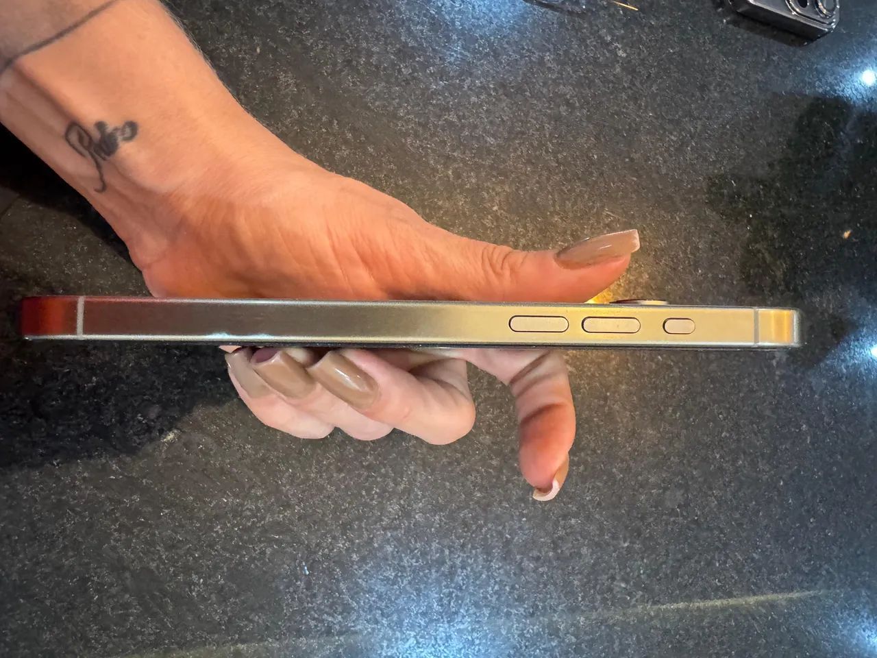iPhone 15 pro Max 256 praticamente novo  - Foto 4