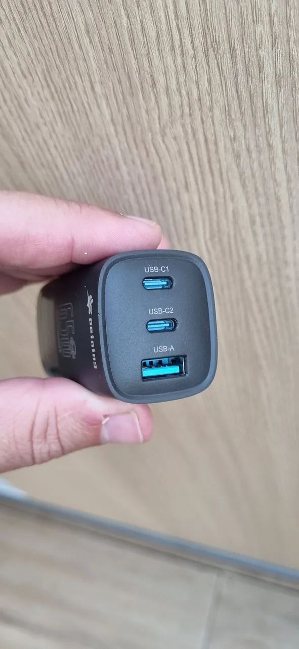 Fonte 65w com 2 tipo c e 1 usb  - Foto 4