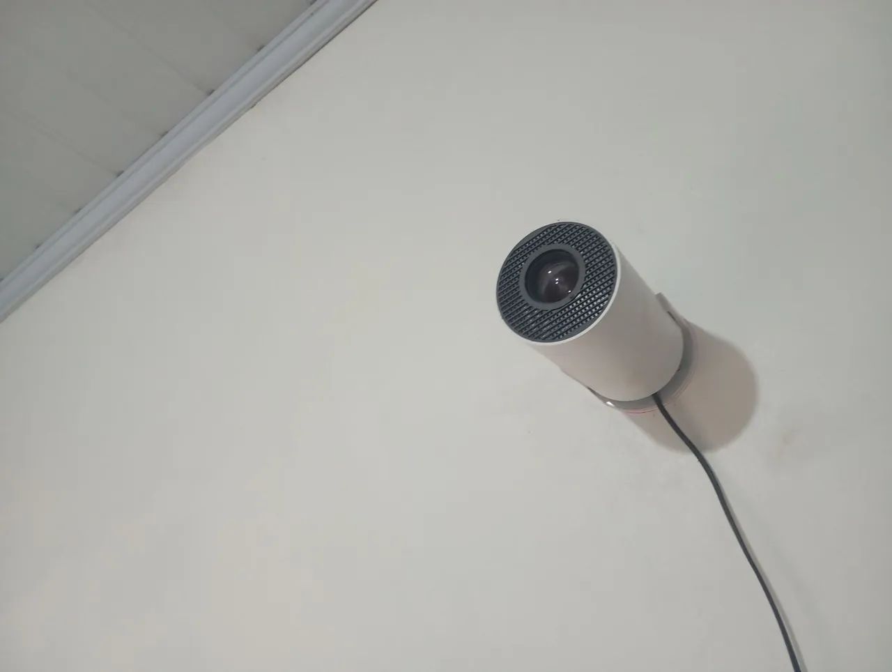 Projetor mais tela "barato"