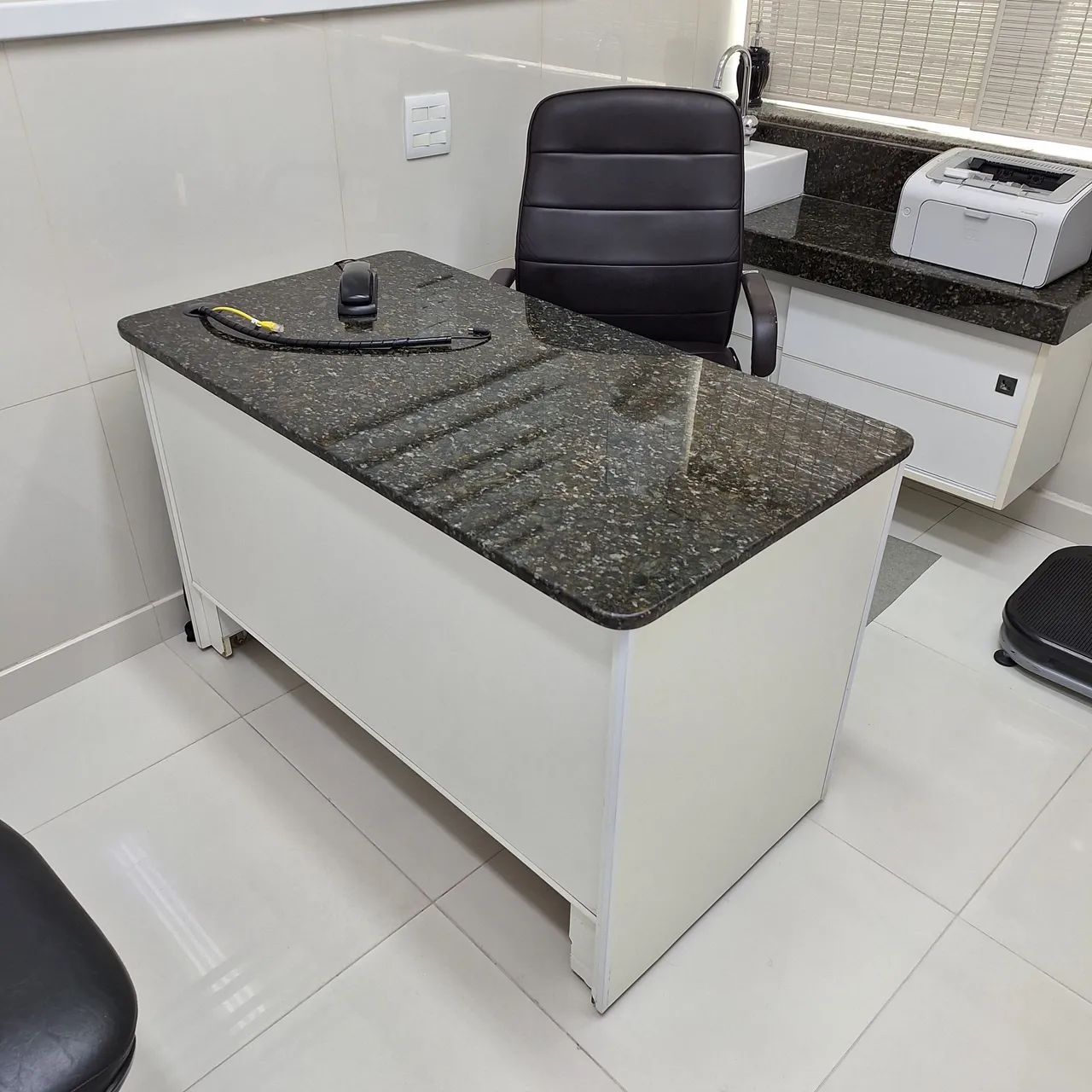 Mesa escritório com cadeira rodízio  - Foto 2