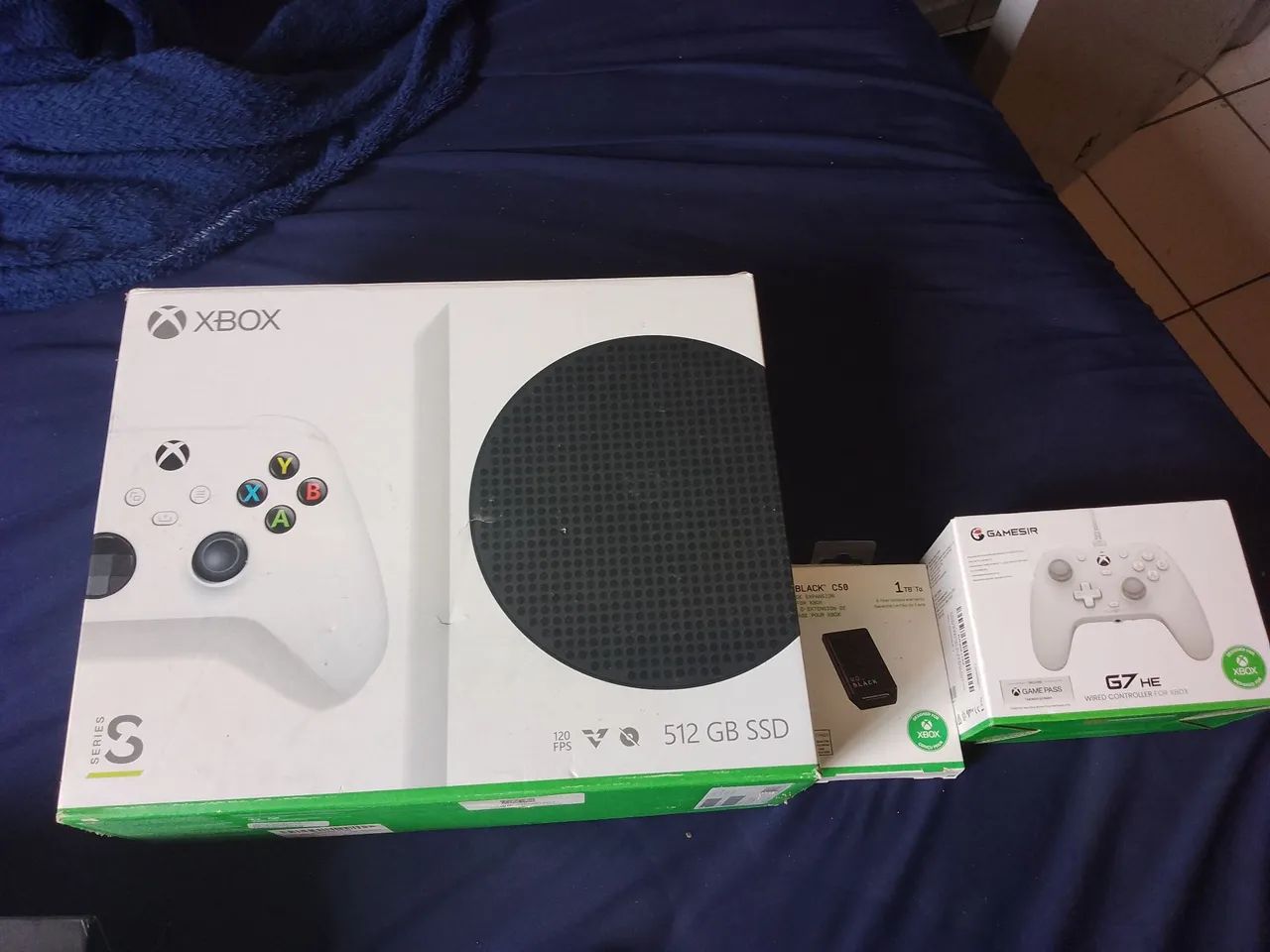 Xbox series s 512gb funcionando perfeitamente 1 controle original e 1 da G7  - Foto 2