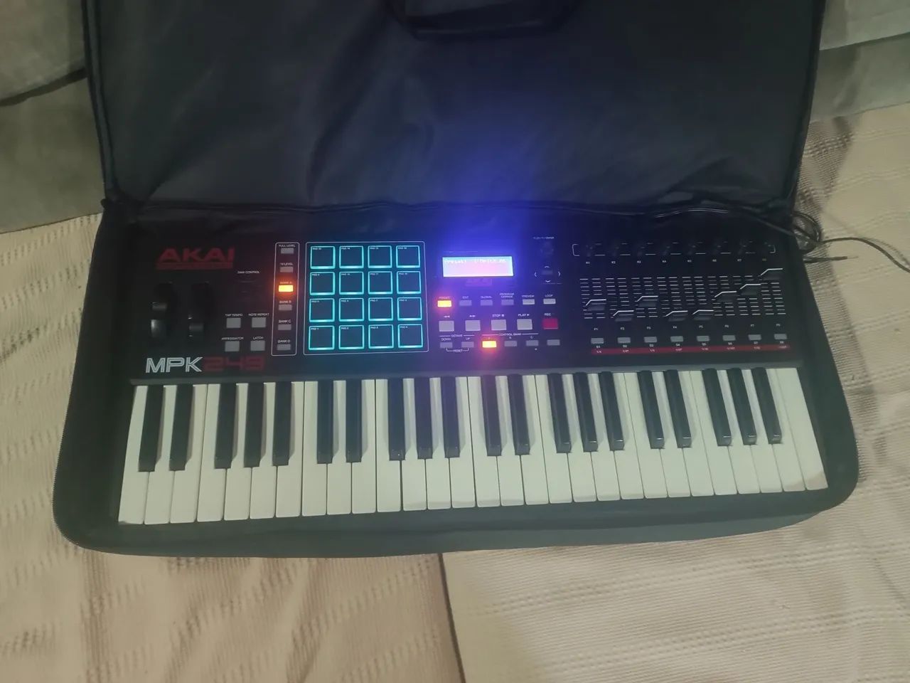 Controlador 49 teclas. - Foto 3