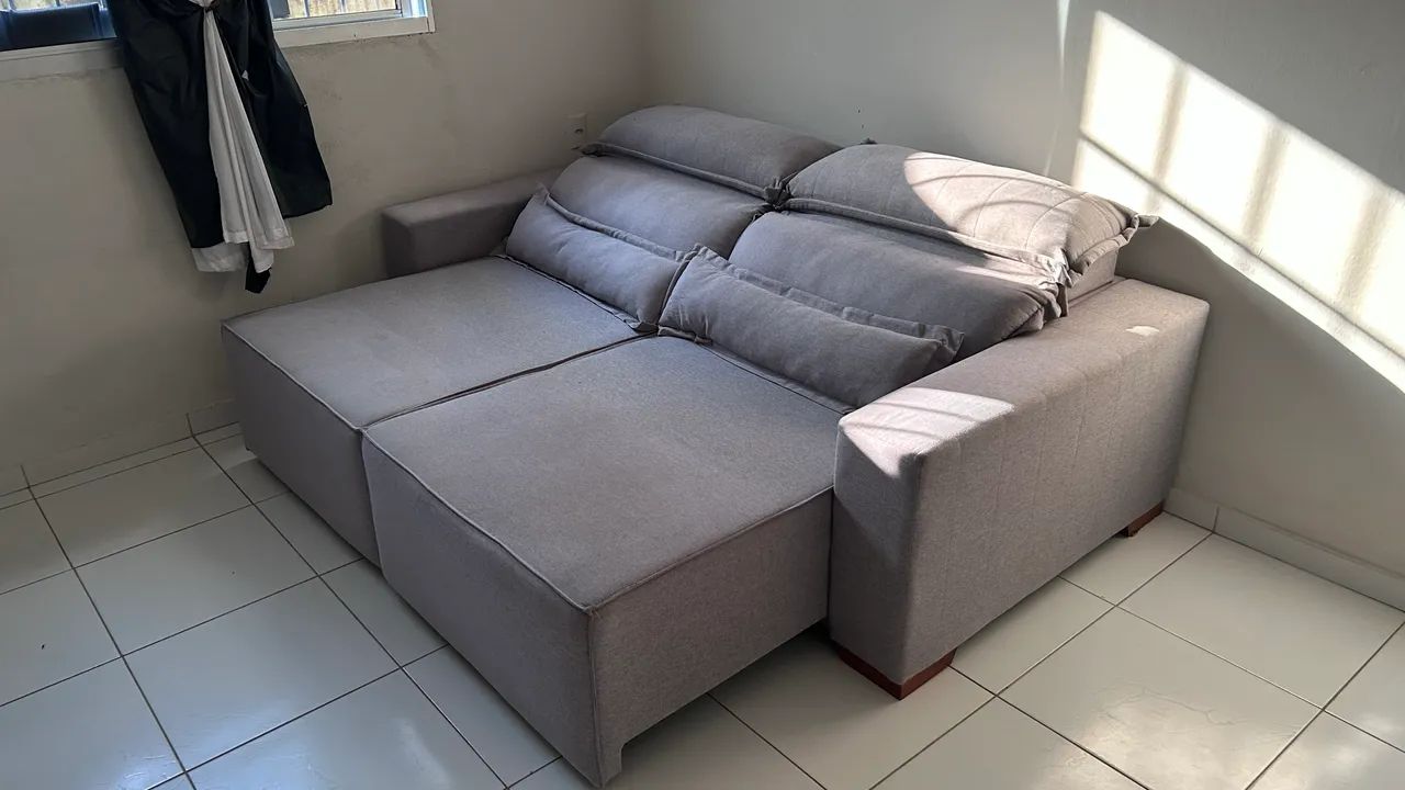 Sofá retrátil pouco usado  - Foto 2