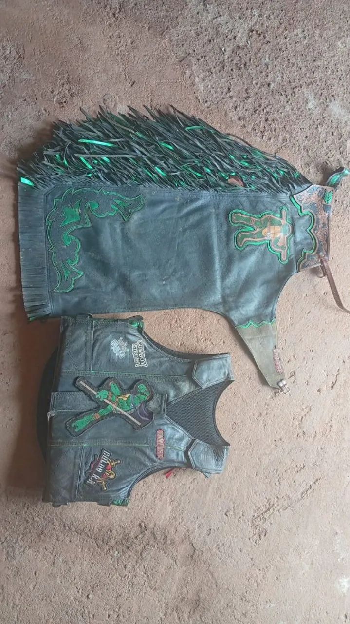 Coleta e calça de peão de rodeio