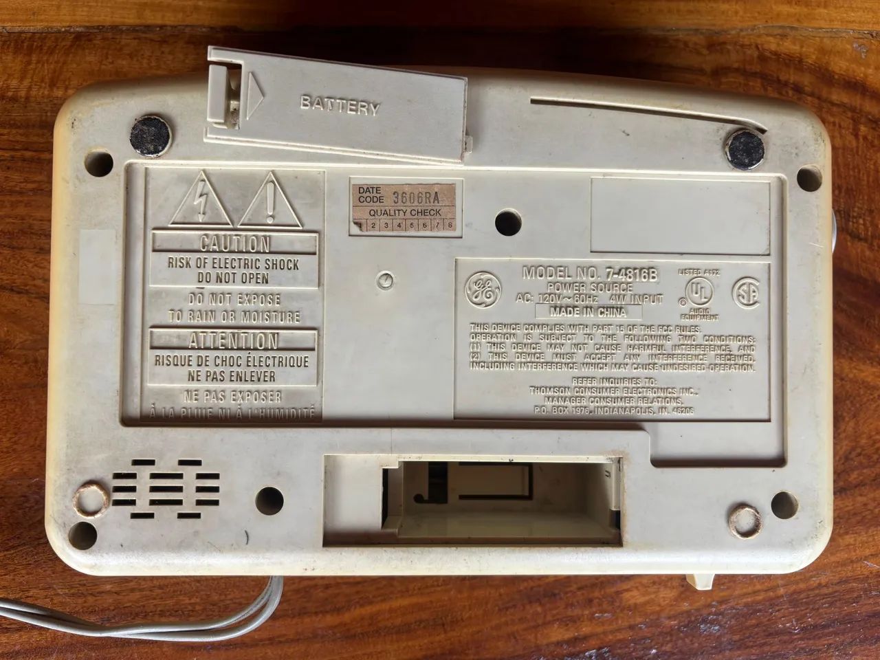 Radio relógio GE Vinntage - Foto 5