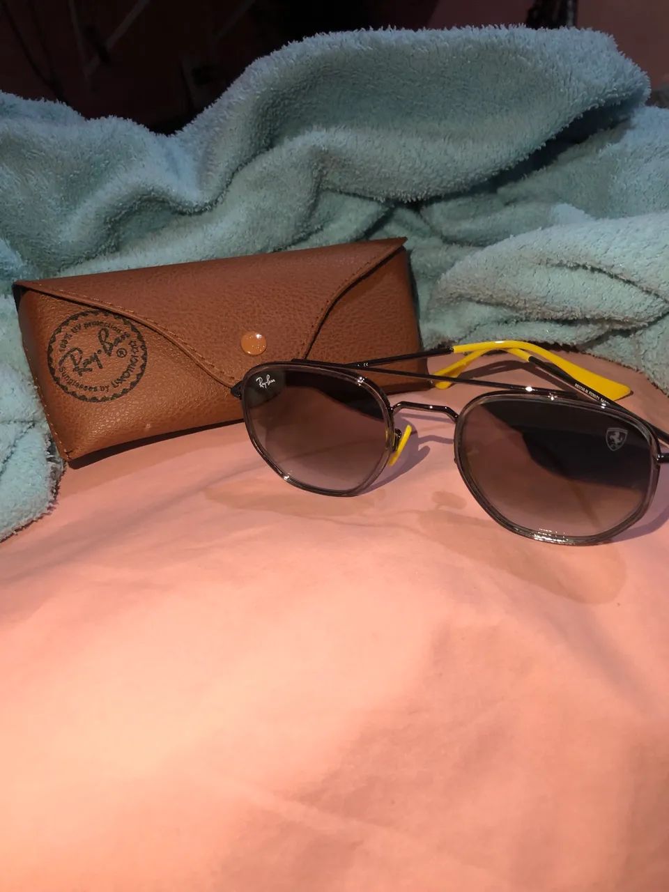 Óculos Ray-Ban Scuderia Ferrari - Original com case - impecável 