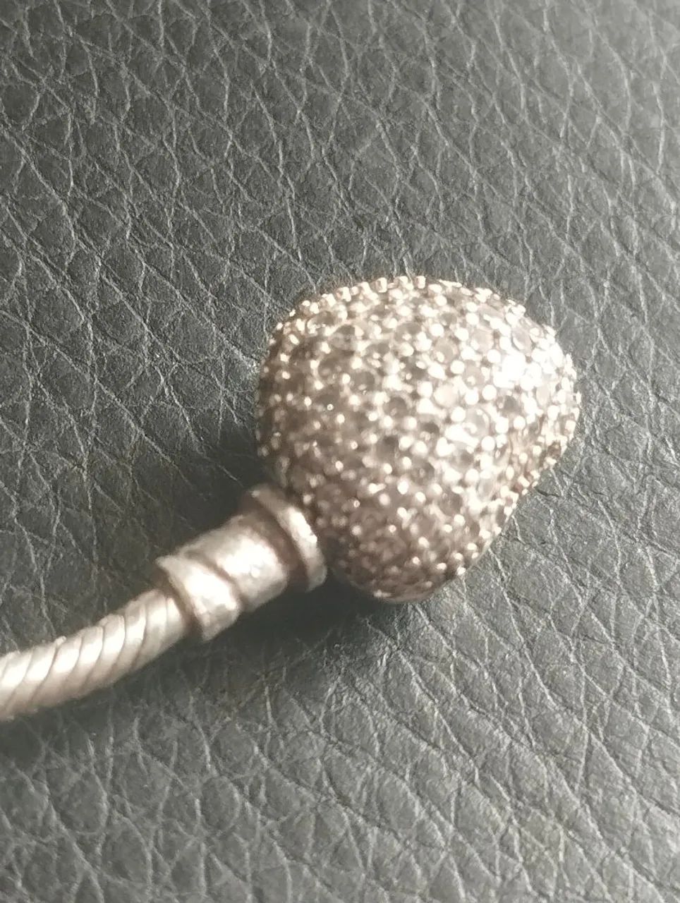 Pulseira de prata Pandora com diversos berloques e pingentes - Foto 5
