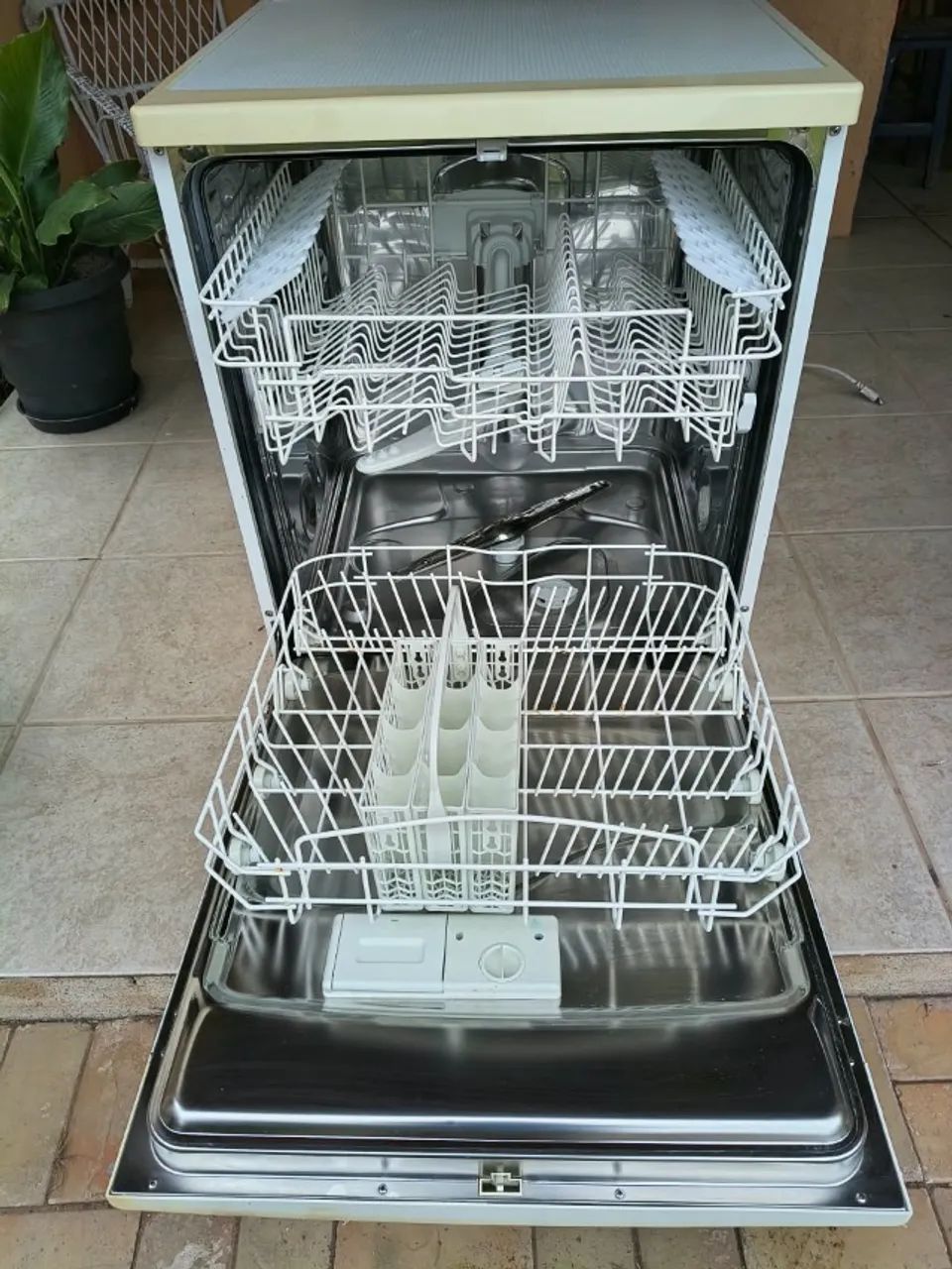 Lava Louça Brastemp 12 Serv ótimo estado 220v - Foto 5