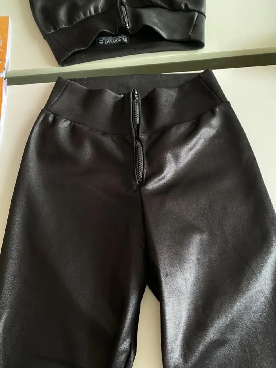 Calça de couro fale preta