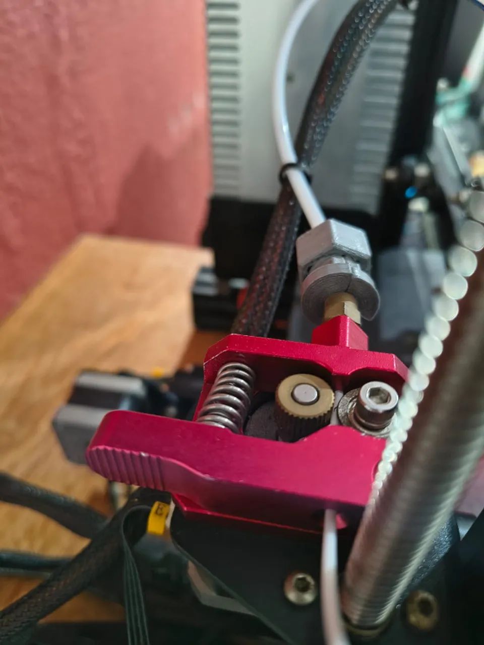 Impressora 3D Ender 3 customizada + 3D Touch + acessórios - Foto 4