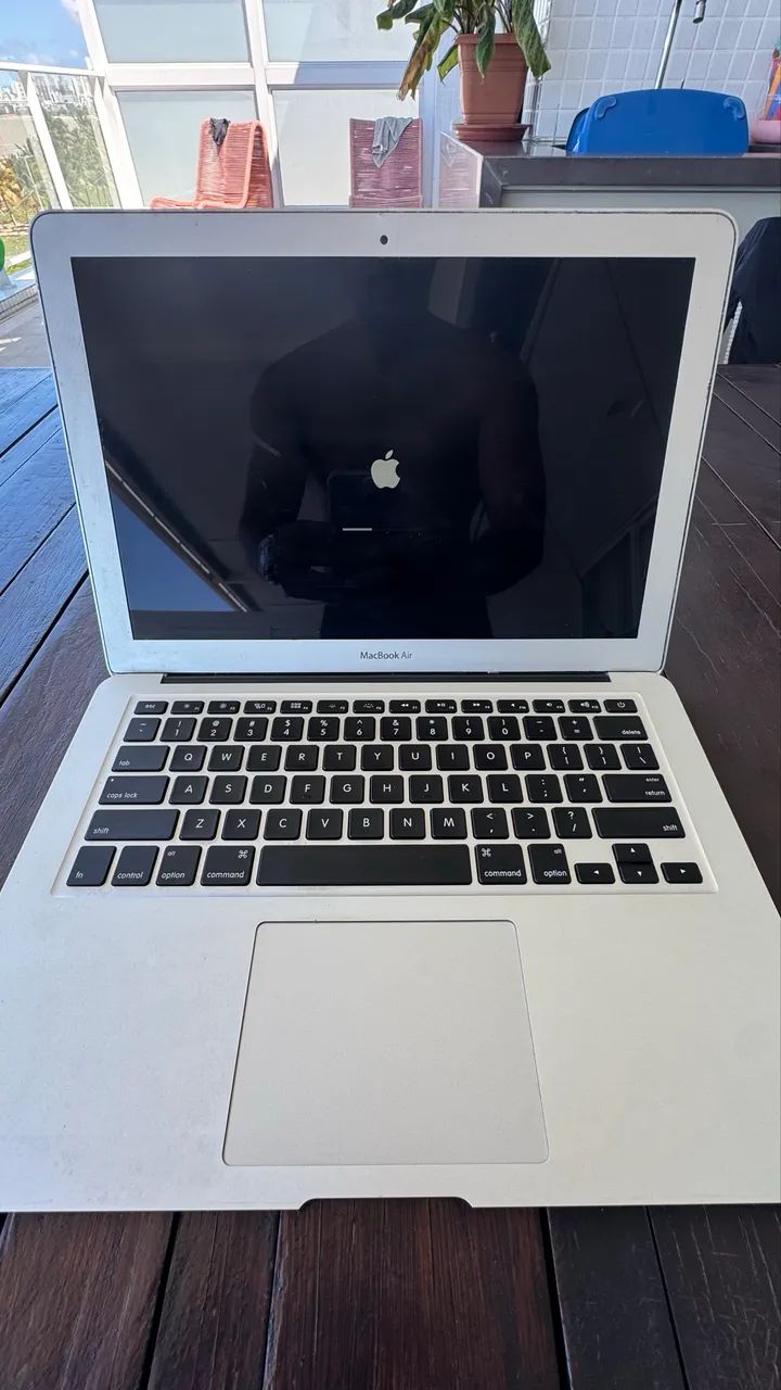 MacBook Air 2014 i5 4gb ram 126gb ssd