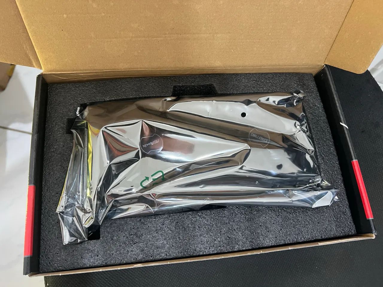 Placa de vídeo RX 6600 - Único dono, como nova, caixa original  - Foto 4