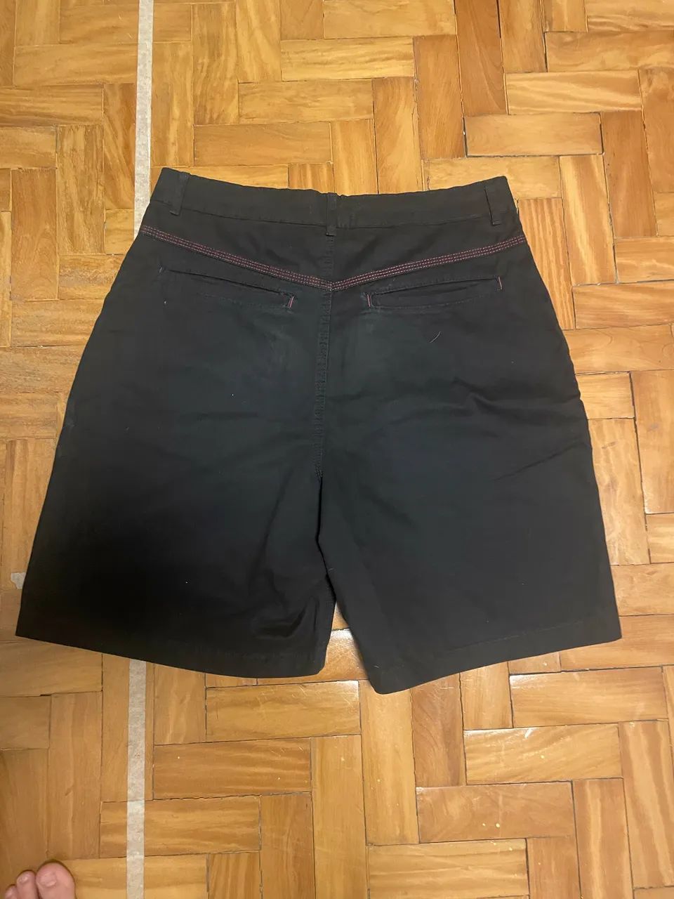 Bermuda Carnan preta tamanho 40 - Foto 2