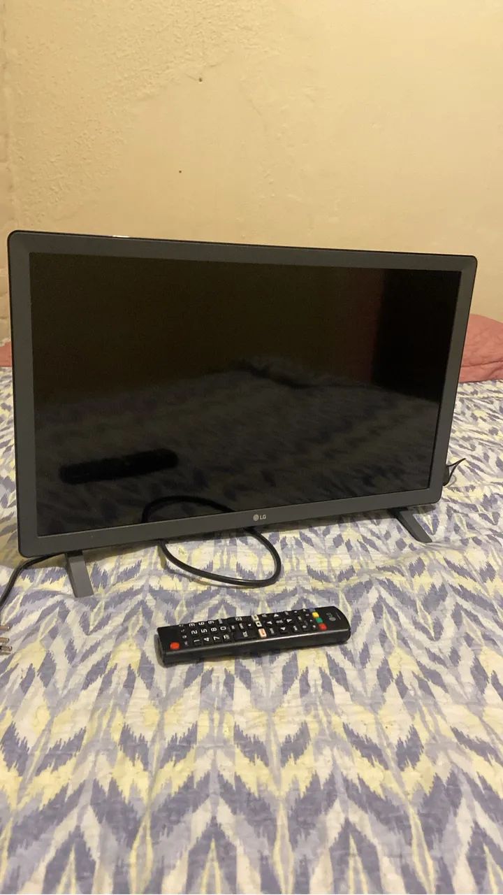 TV  LG 24 POLEGADAS  - Foto 2