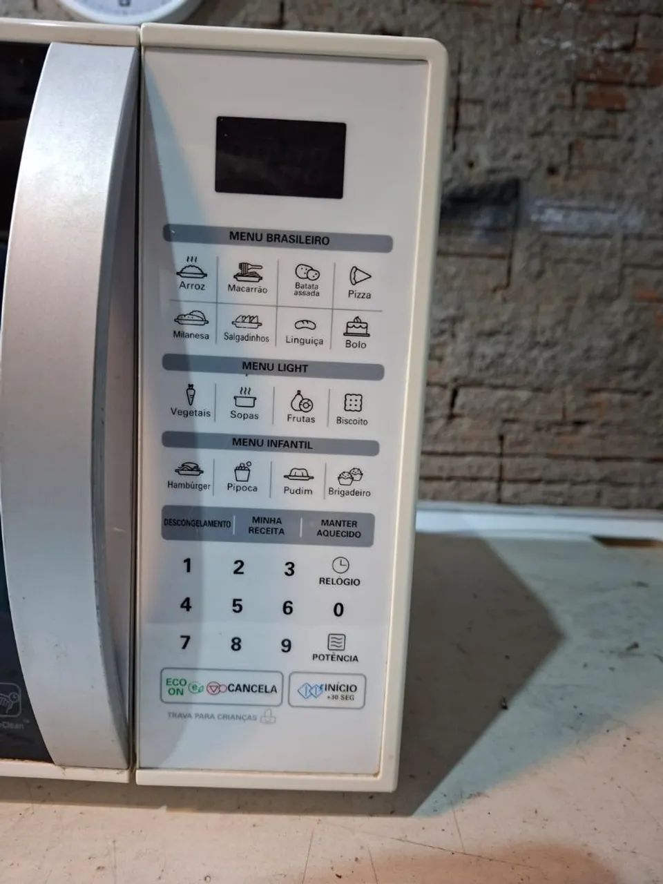 Microondas LG 28 litros em bom estado funcionando perfeitamente  - Foto 2