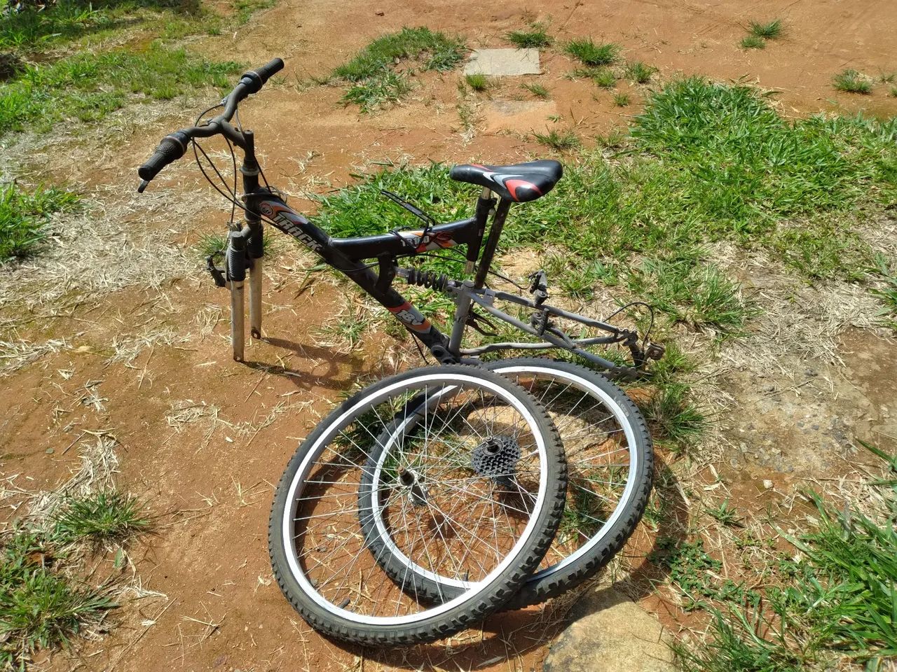 Bicicleta TB100    18v - Foto 3
