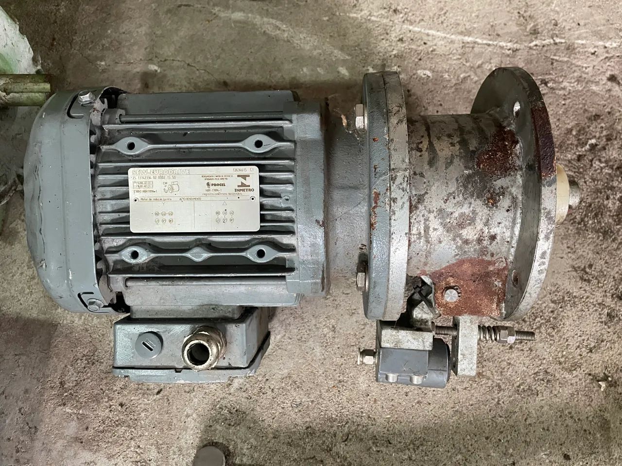 Motores elétricos e bombas  - Foto 3