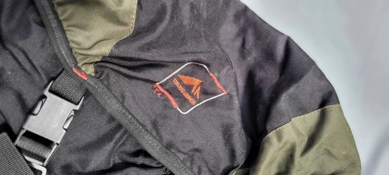 Mochila trilhas e rumos caminhada 50L - Foto 4