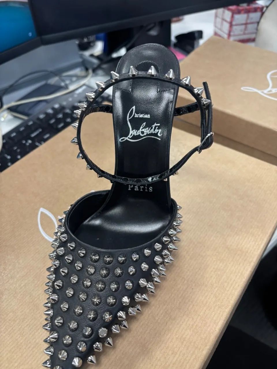 Louboutin Spikes Original - Foto 2