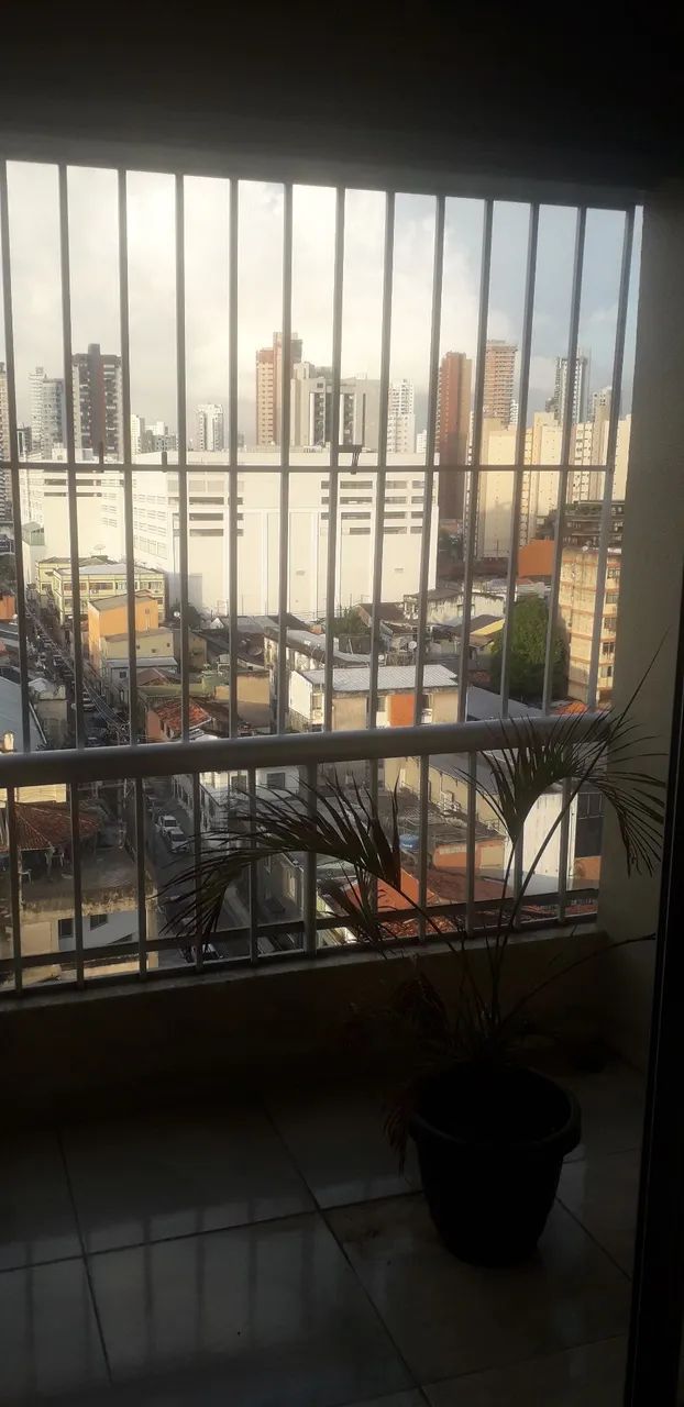 ALUGO APTO 3 QUARTOS ANDAR ALTO  EDIFÍCIO PLAZA MONET BAIRRO DO REDUTO 