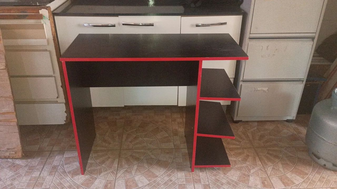 Mesa de escritório basica