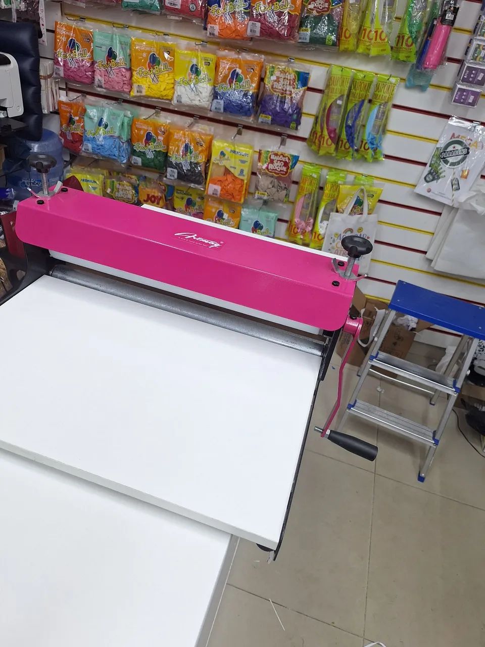 Máquina de Corte e Vinco Manual de 50cm + 5 Facas junto - Foto 4
