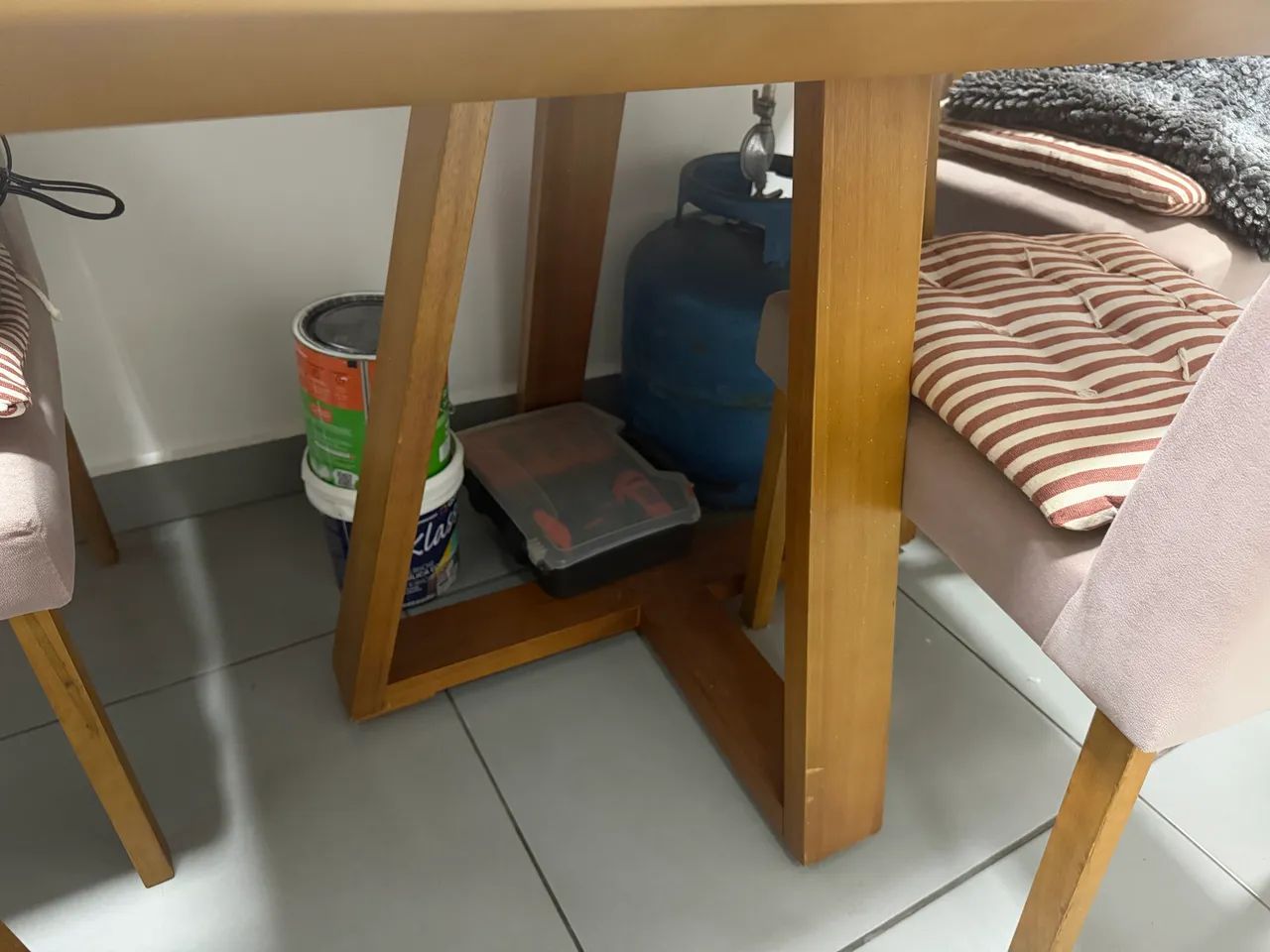 Mesa de jantar 4 cadeiras - Madeira e vidro - Foto 3